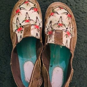 Brown with design Ariat slide ons